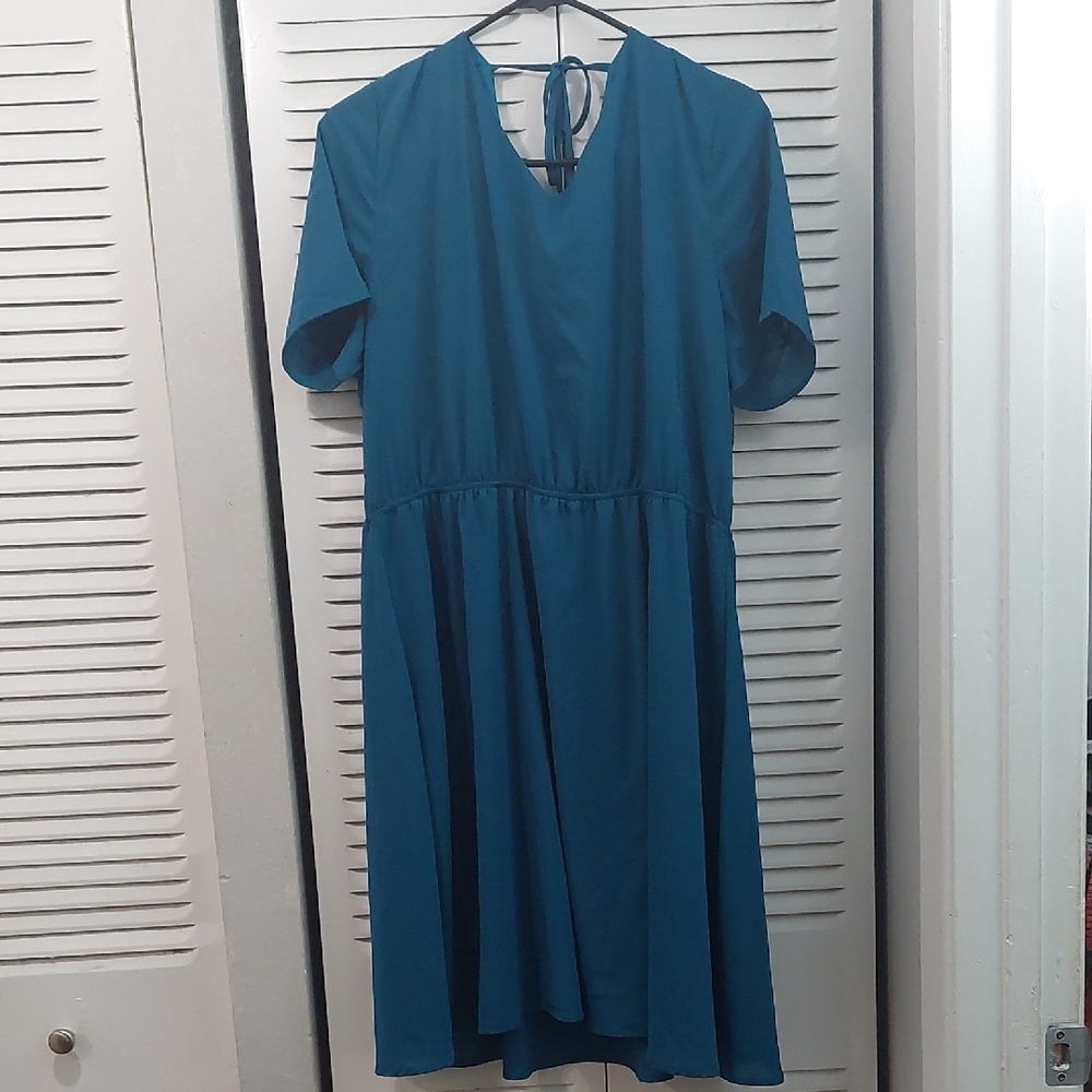 Chic Teal Midi Dress